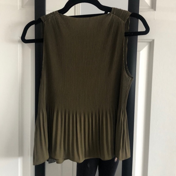 Babaton Green Blouse - Picture 2 of 2